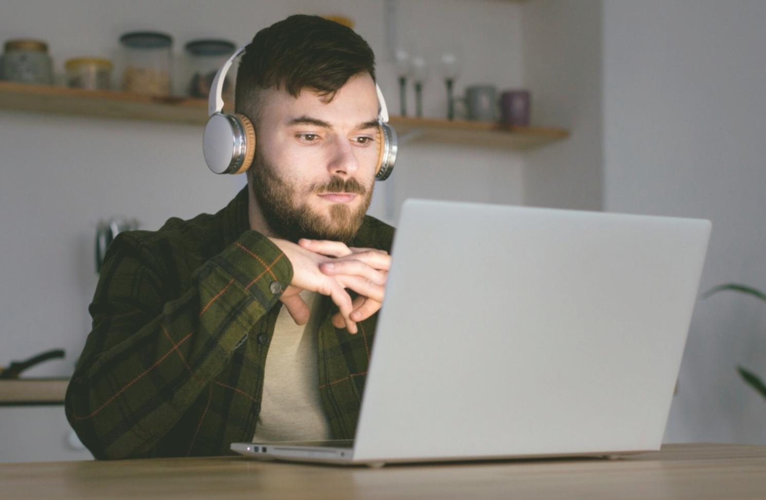 Group of analysts collaborating on financial model during programme workshop